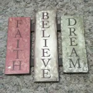 Faith believe dream wall hanging
